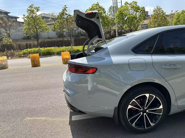 Geely Xingrui