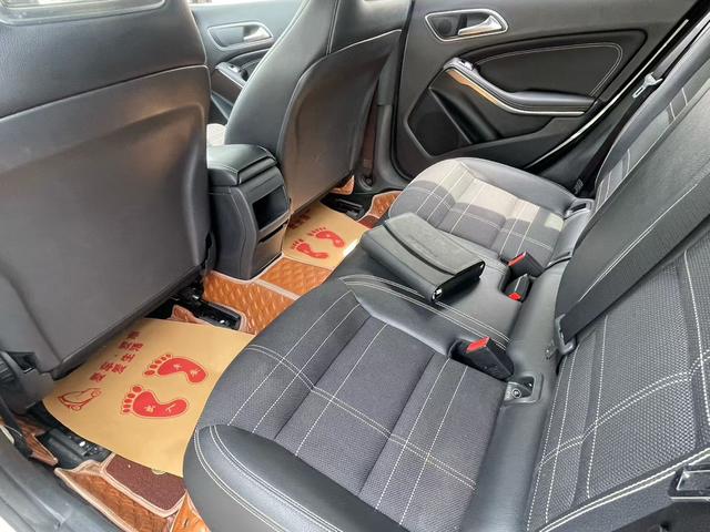 Mercedes-Benz Mercedes-Benz CLA (Import)