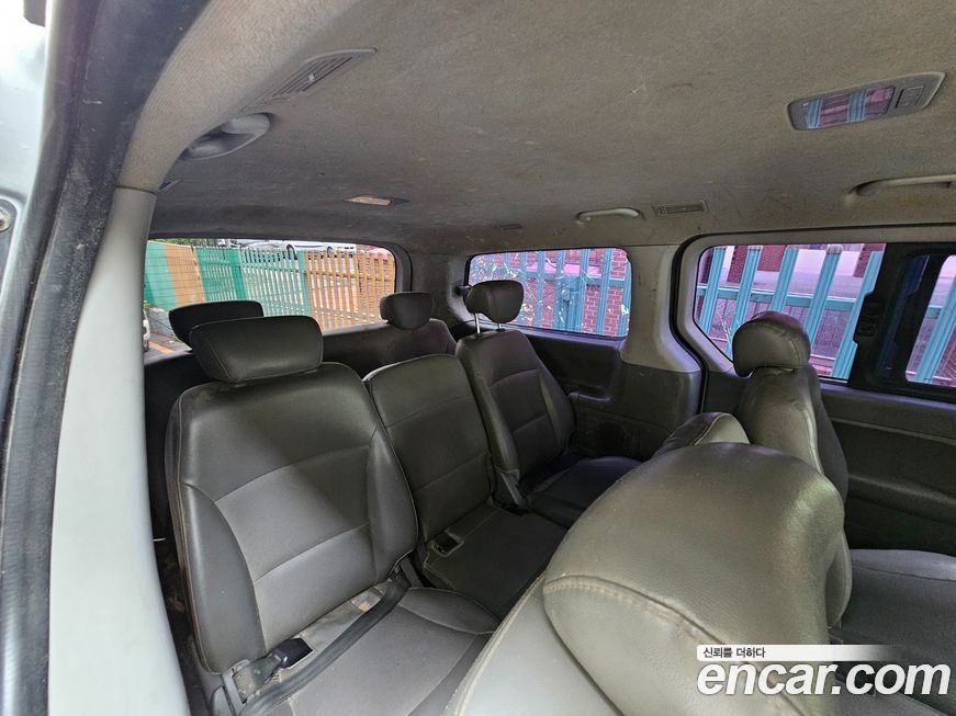 Hyundai Starex