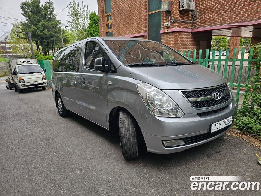 Hyundai Starex