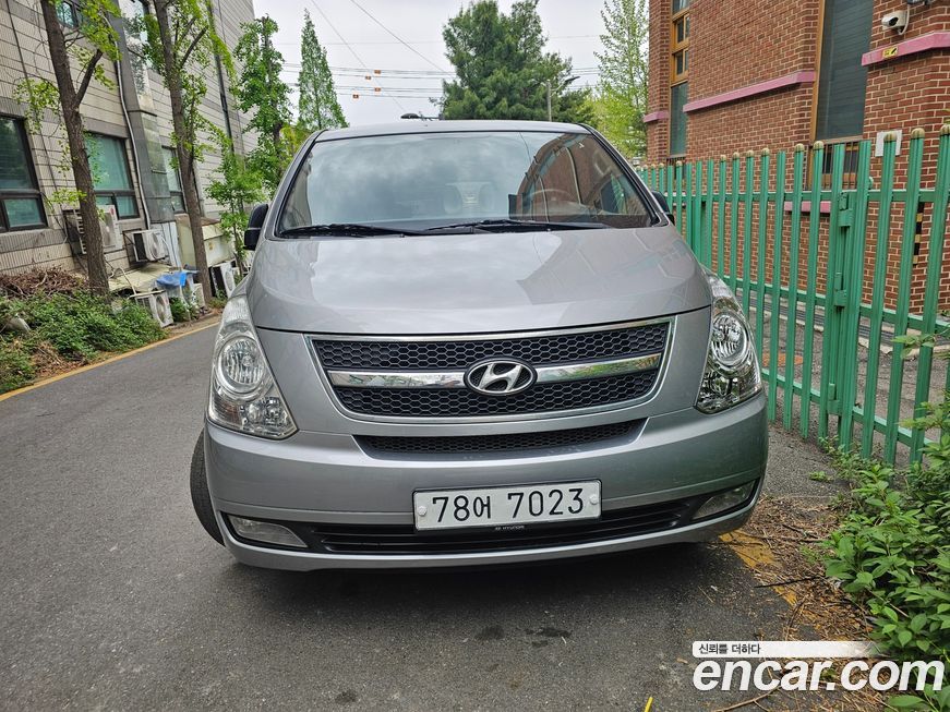 Hyundai Starex