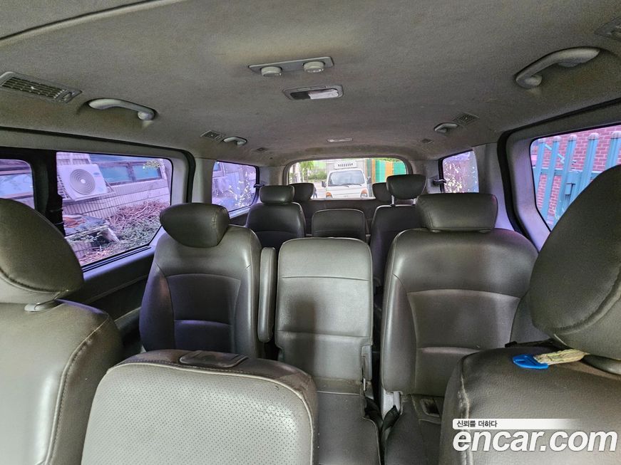 Hyundai Starex