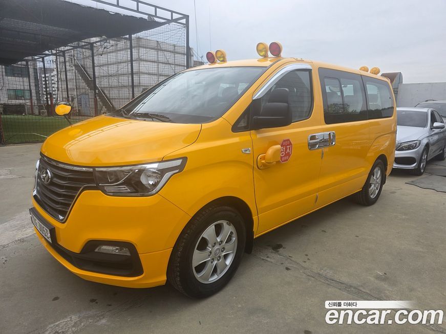 Hyundai Starex