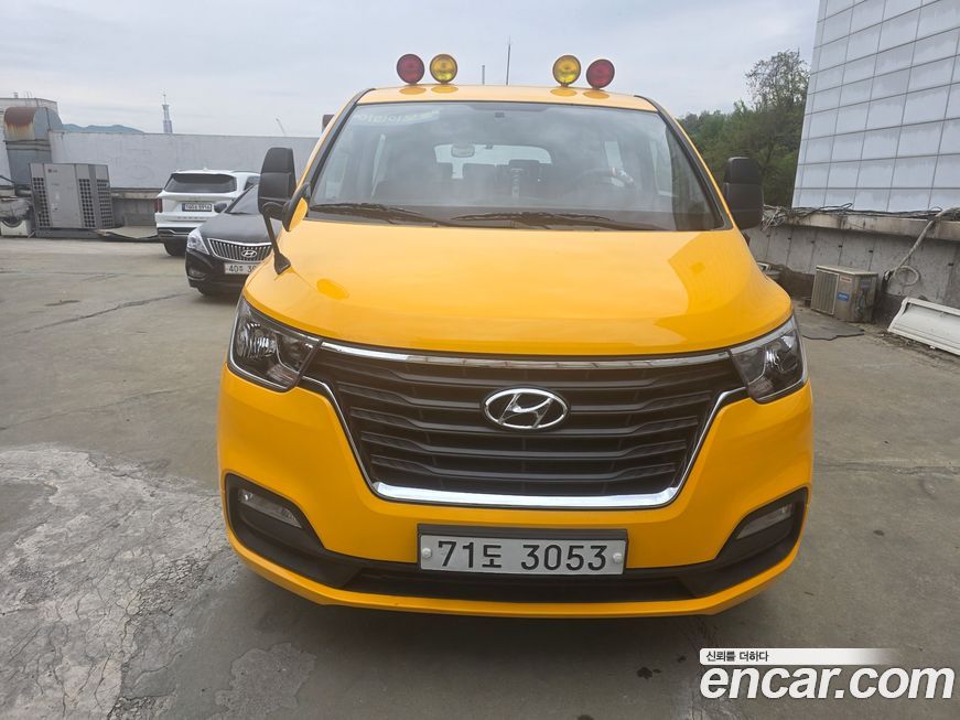 Hyundai Starex