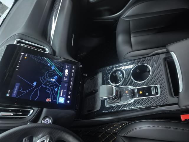 Hongqi Hongqi HS3