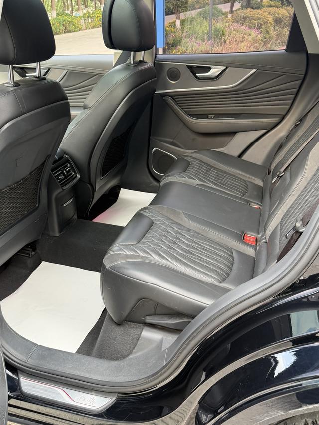 Hongqi Hongqi HS5