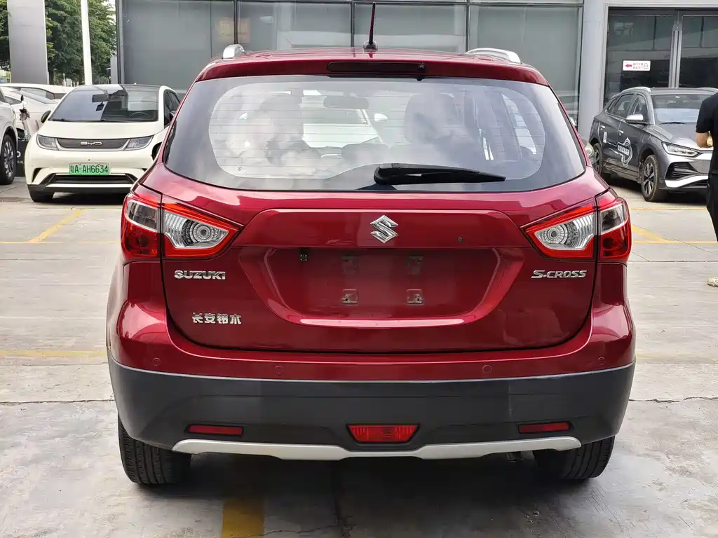 Suzuki S-Cross