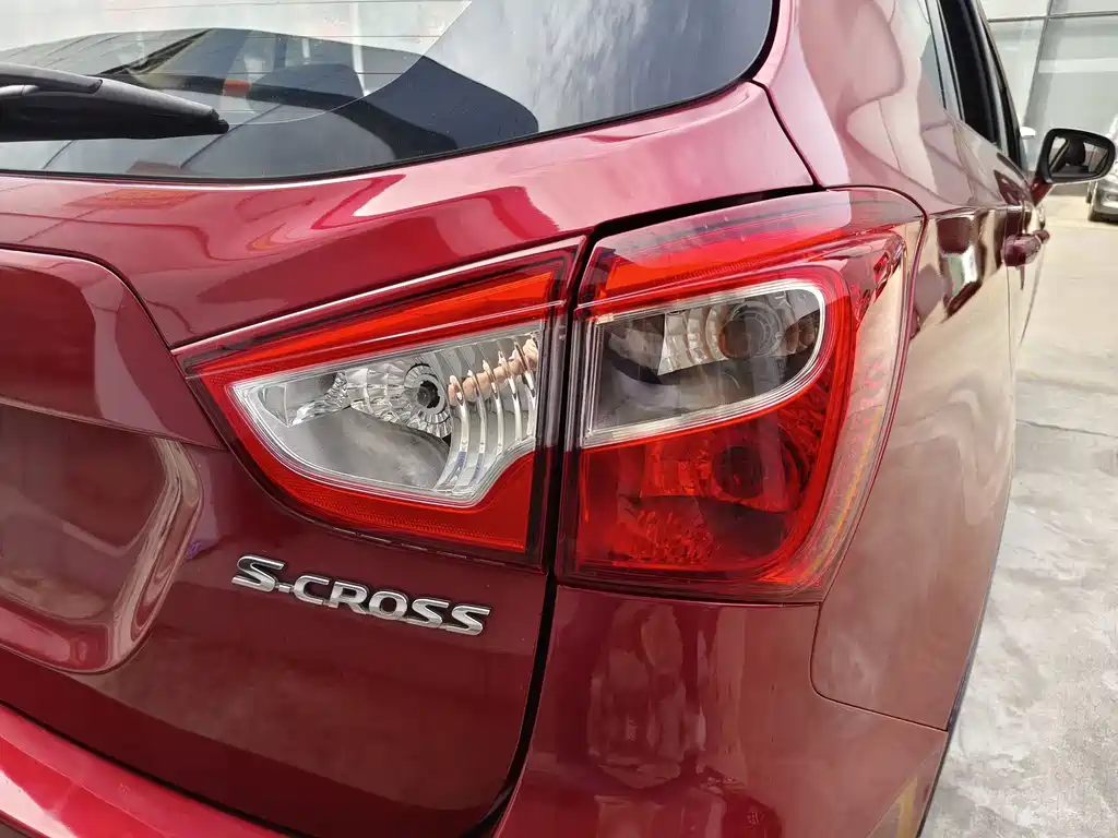 Suzuki S-Cross
