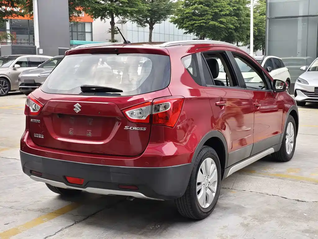 Suzuki S-Cross
