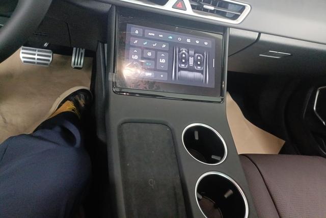 WEY Mocha PHEV