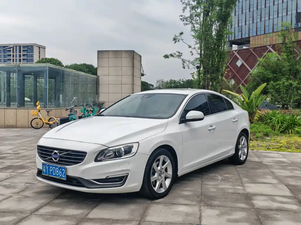Volvo S60 (Import)