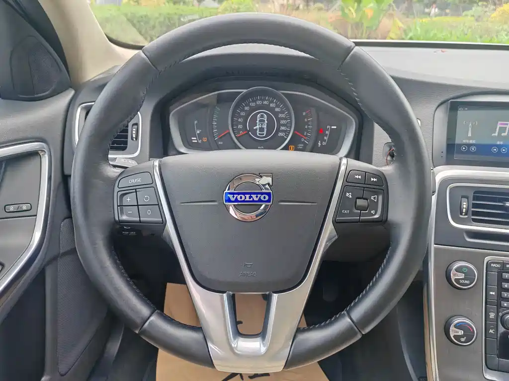 Volvo S60 (Import)