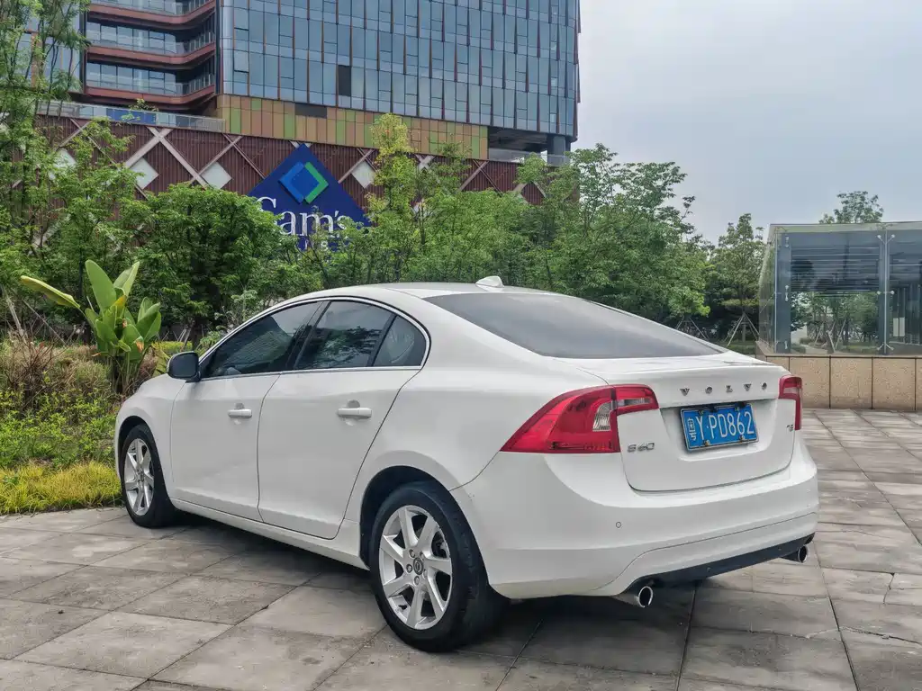 Volvo S60 (Import)