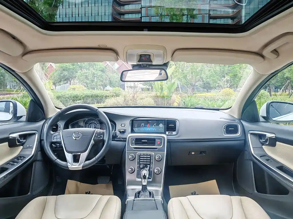 Volvo S60 (Import)