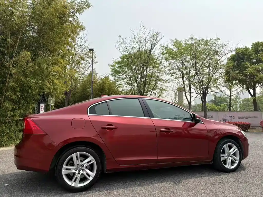 Volvo S60 (Import)