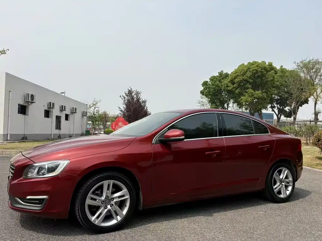 Volvo S60 (Import)