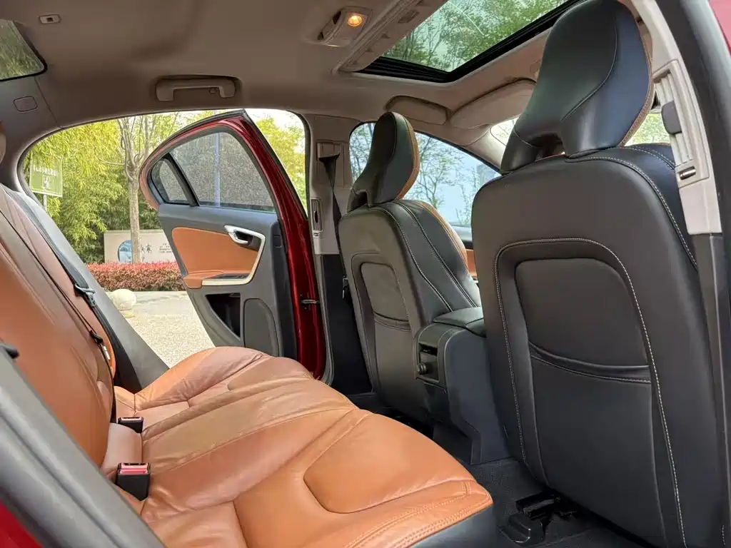 Volvo S60 (Import)