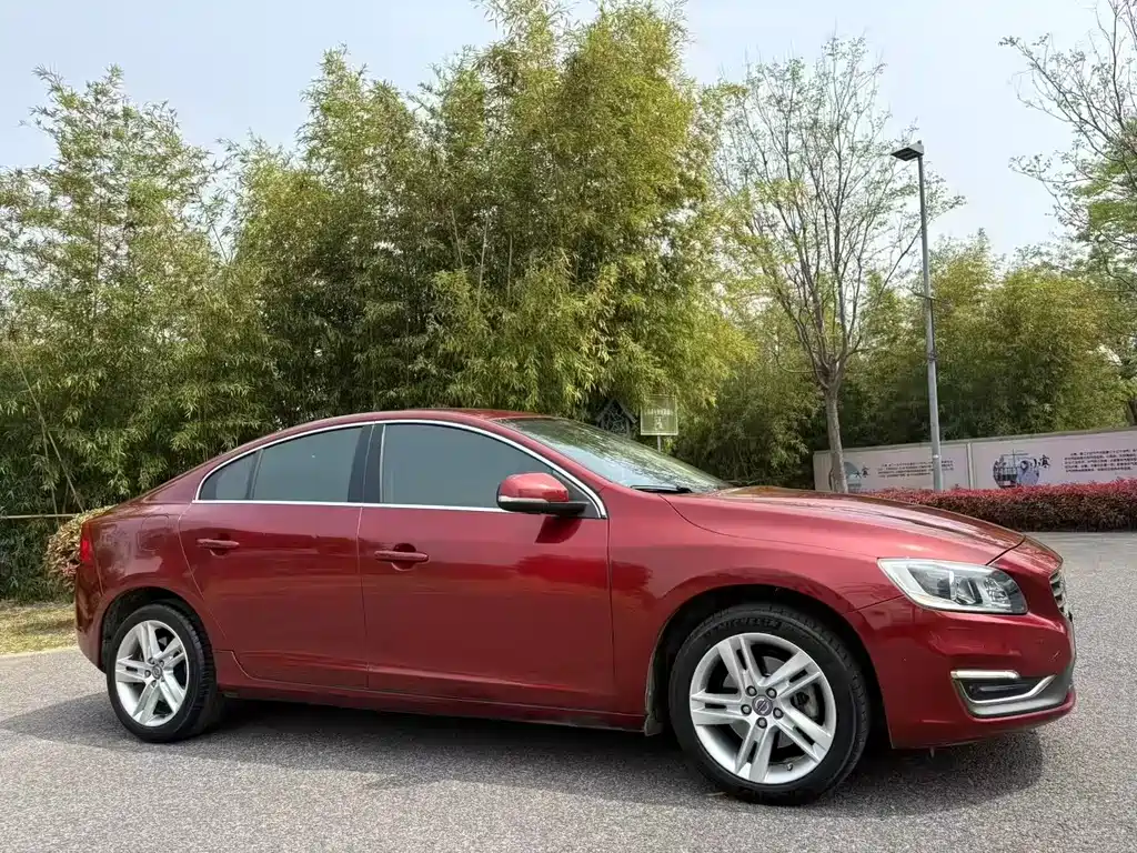Volvo S60 (Import)