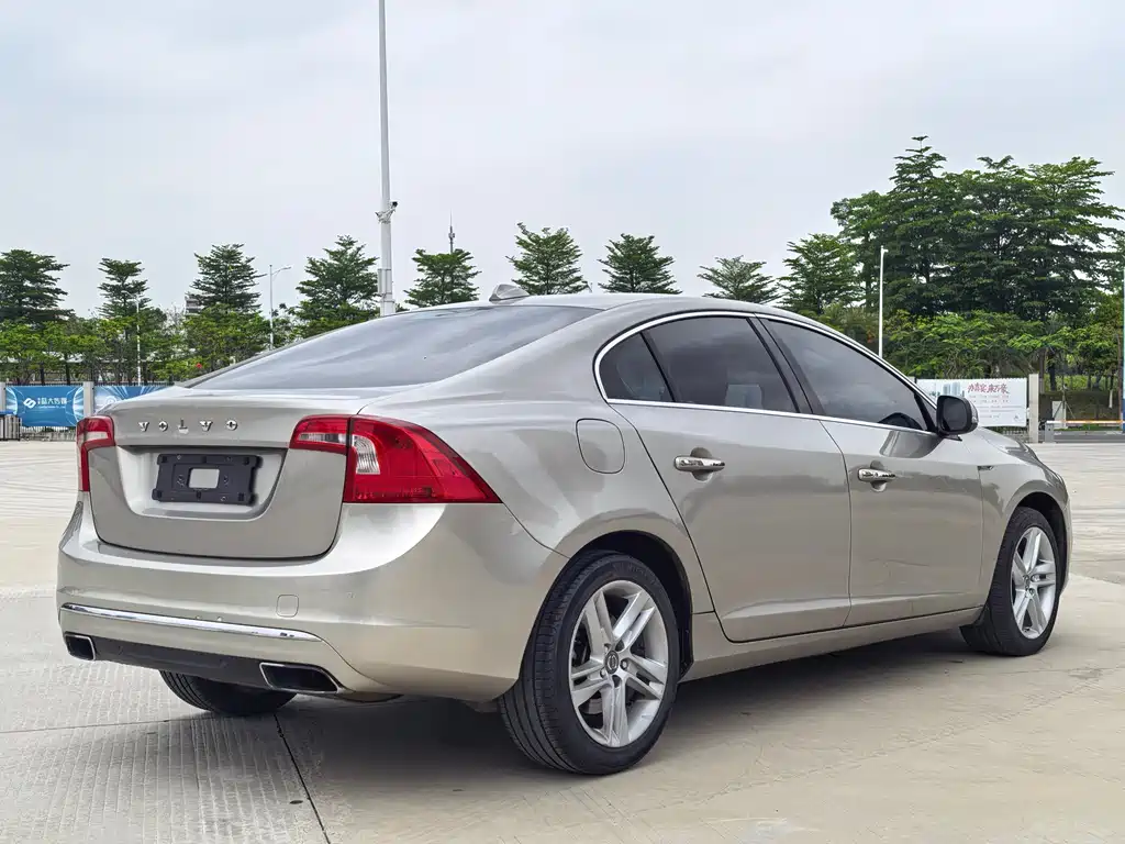 Volvo S60