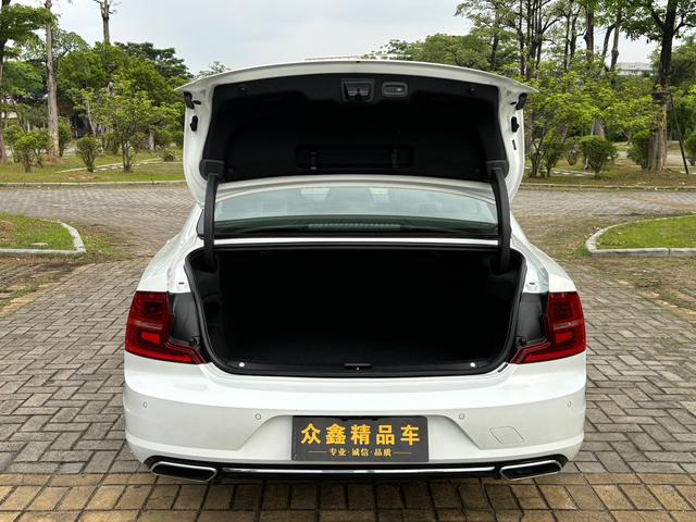 Volvo Volvo S90