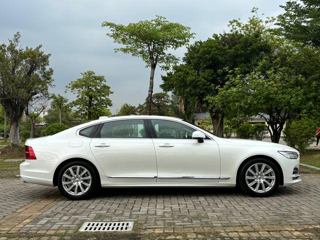 Volvo Volvo S90