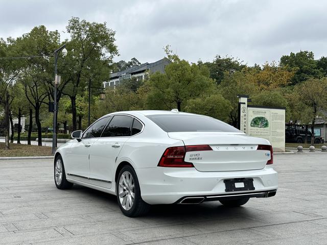 Volvo Volvo S90