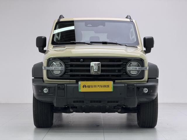 Tank Tank 300 Hi4-T