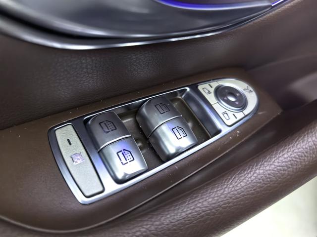 Mercedes-Benz Mercedes-Benz E-Class