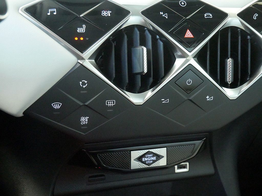 DS Automobiles DS3 Crossback
