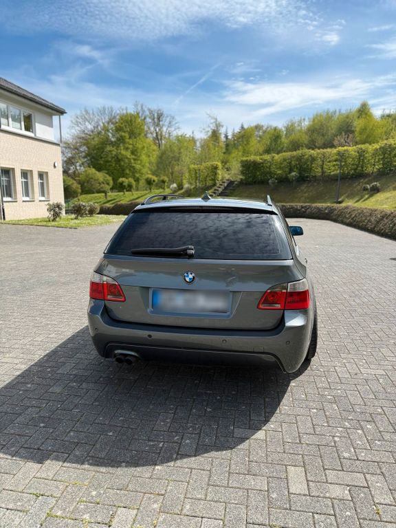 BMW 525