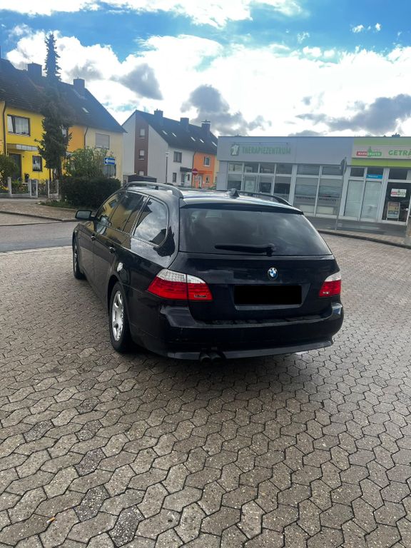 BMW 523