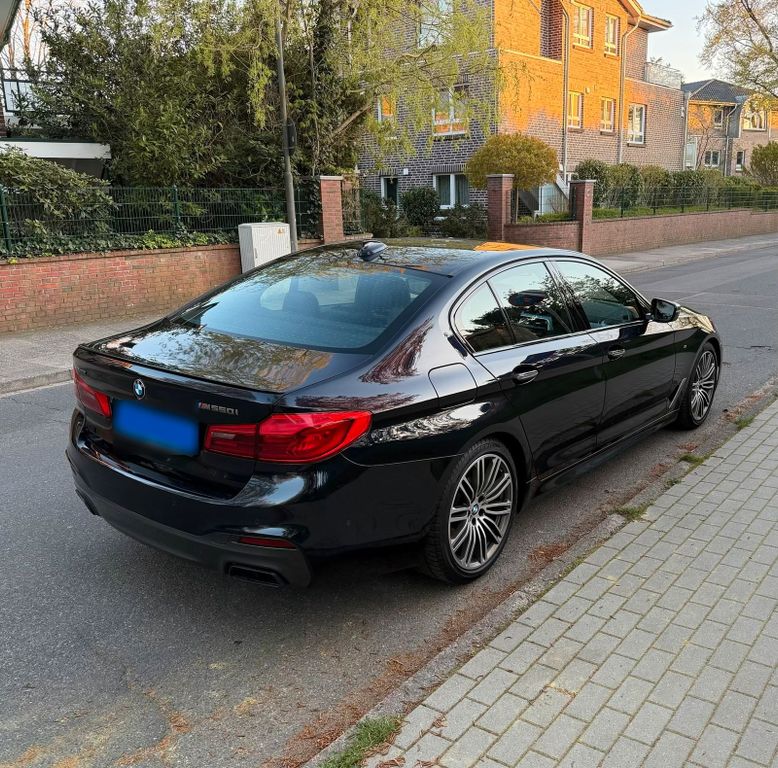 BMW M550