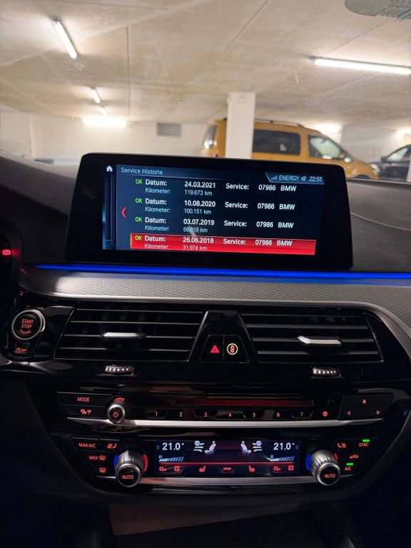 BMW M550