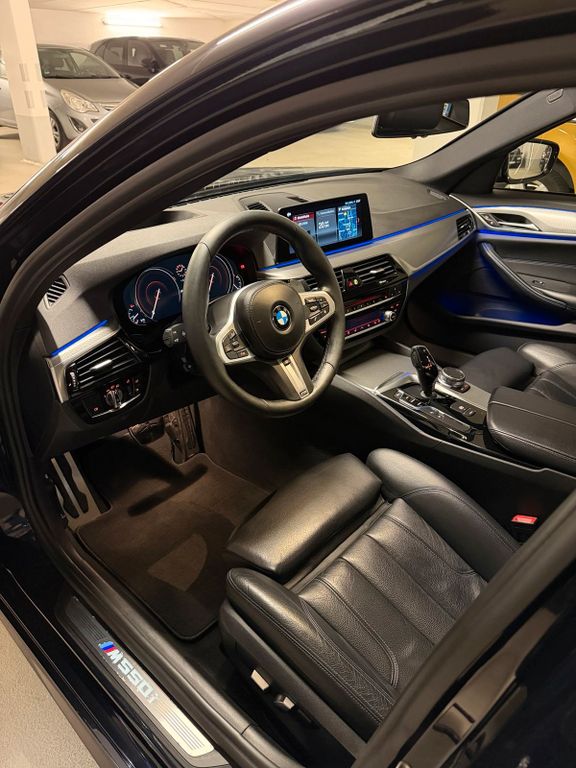 BMW M550