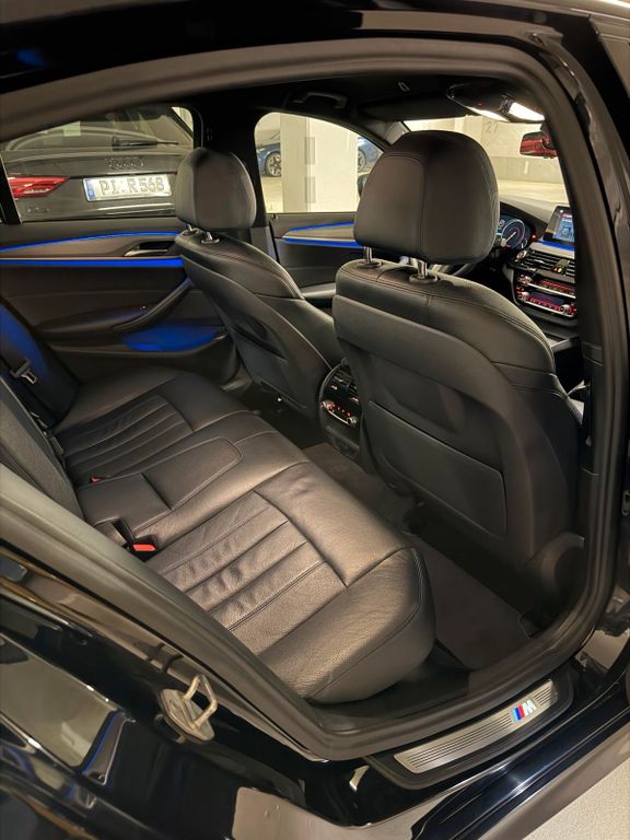 BMW M550