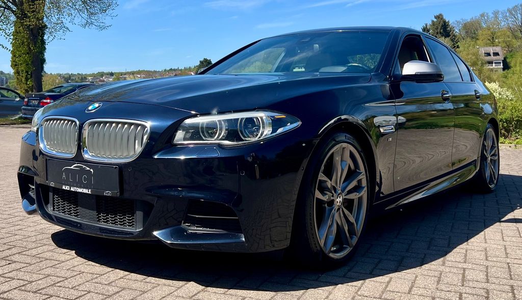 BMW M550