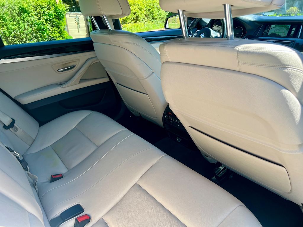 BMW M550
