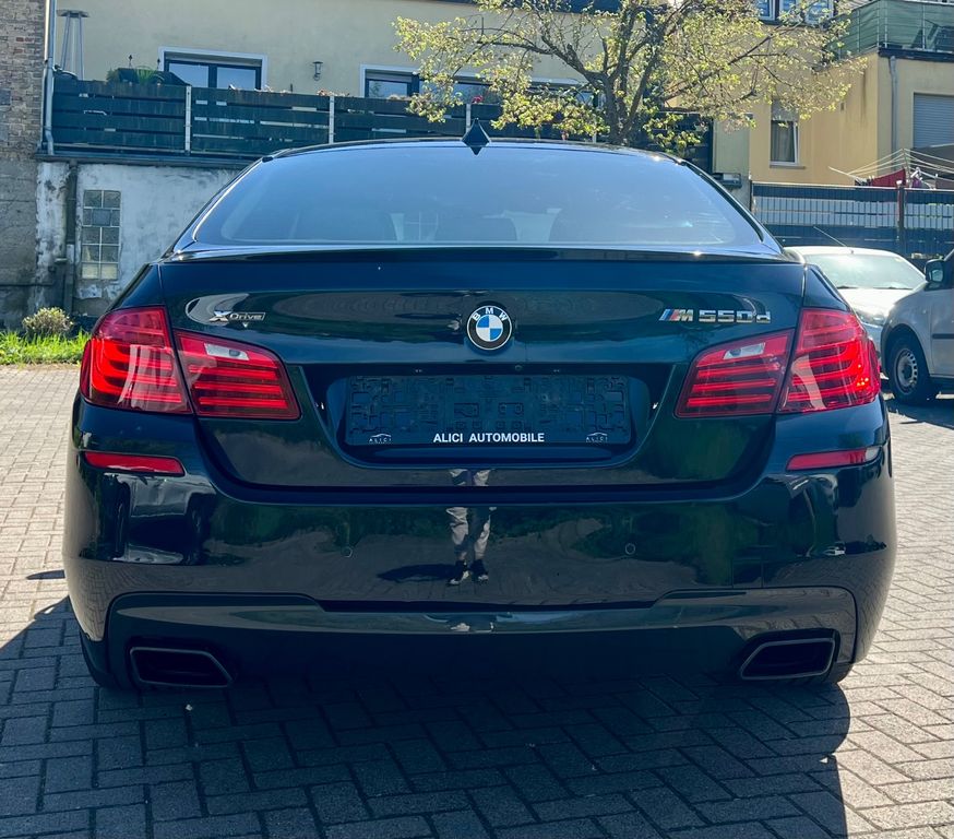 BMW M550