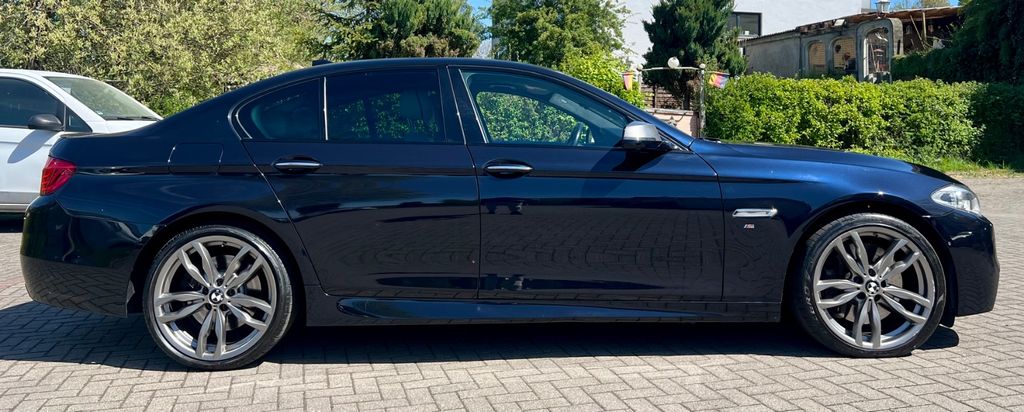 BMW M550