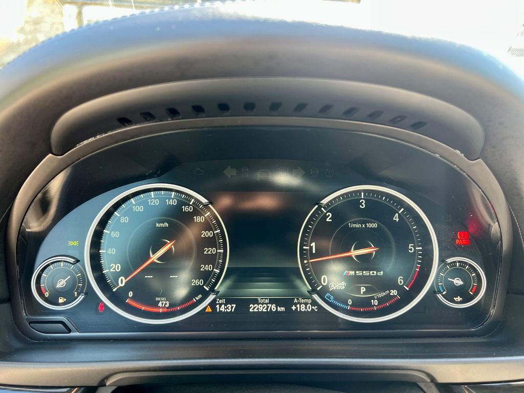 BMW M550