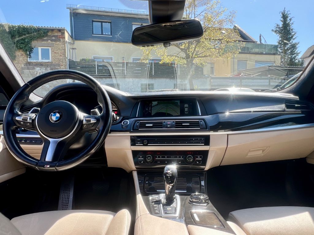 BMW M550