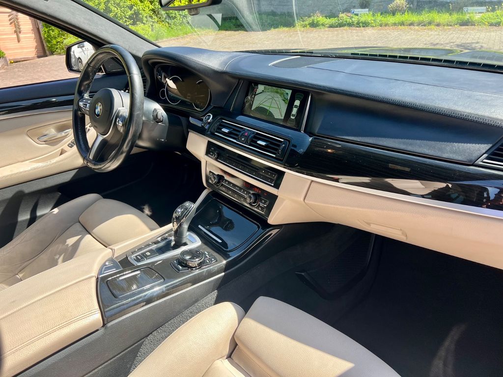 BMW M550