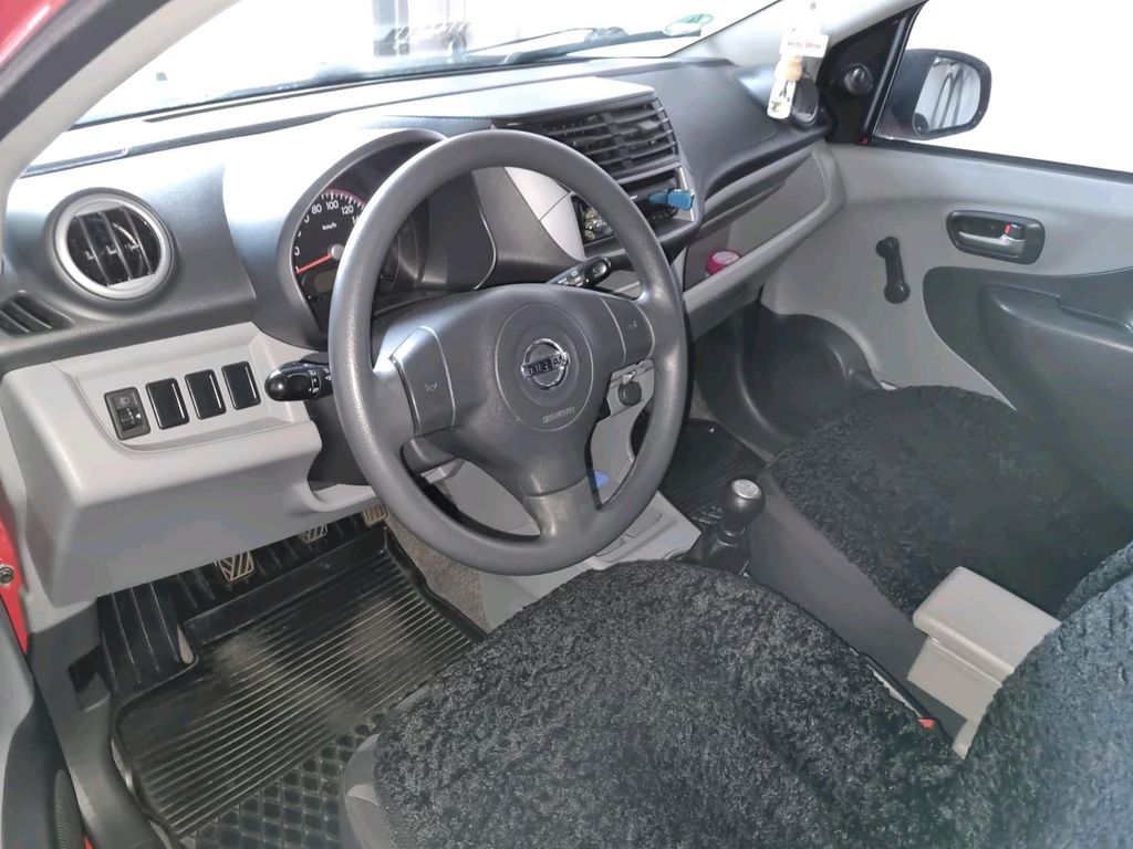 Nissan Pixo