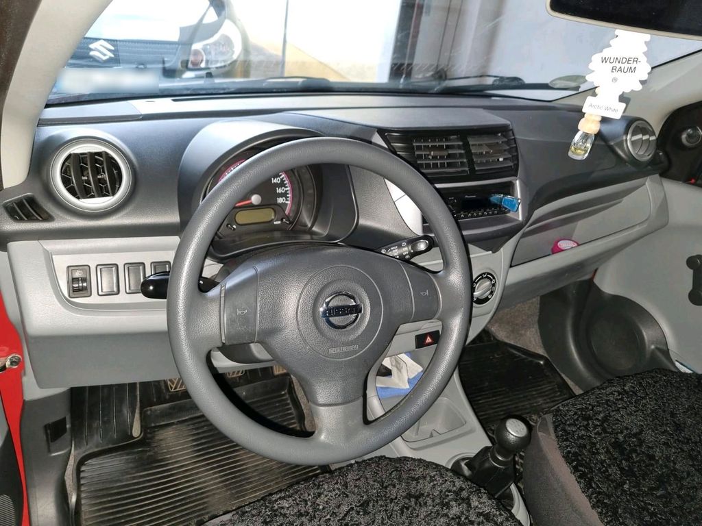 Nissan Pixo