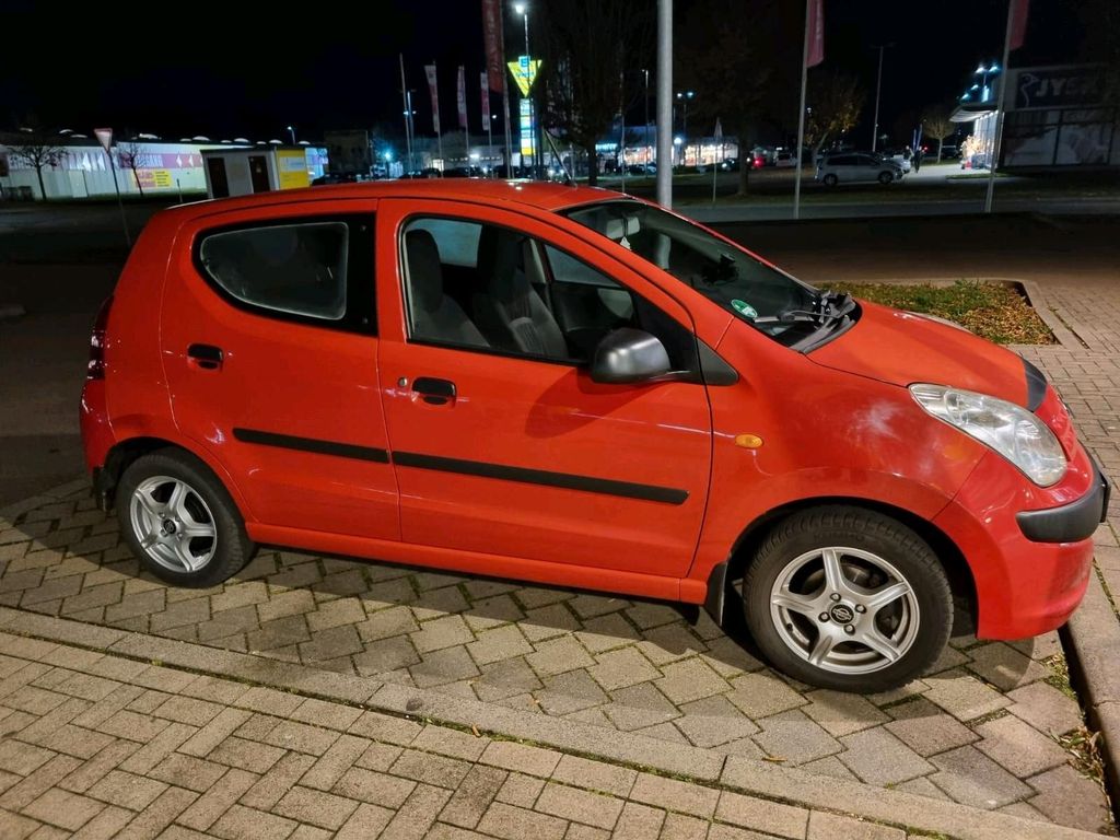 Nissan Pixo