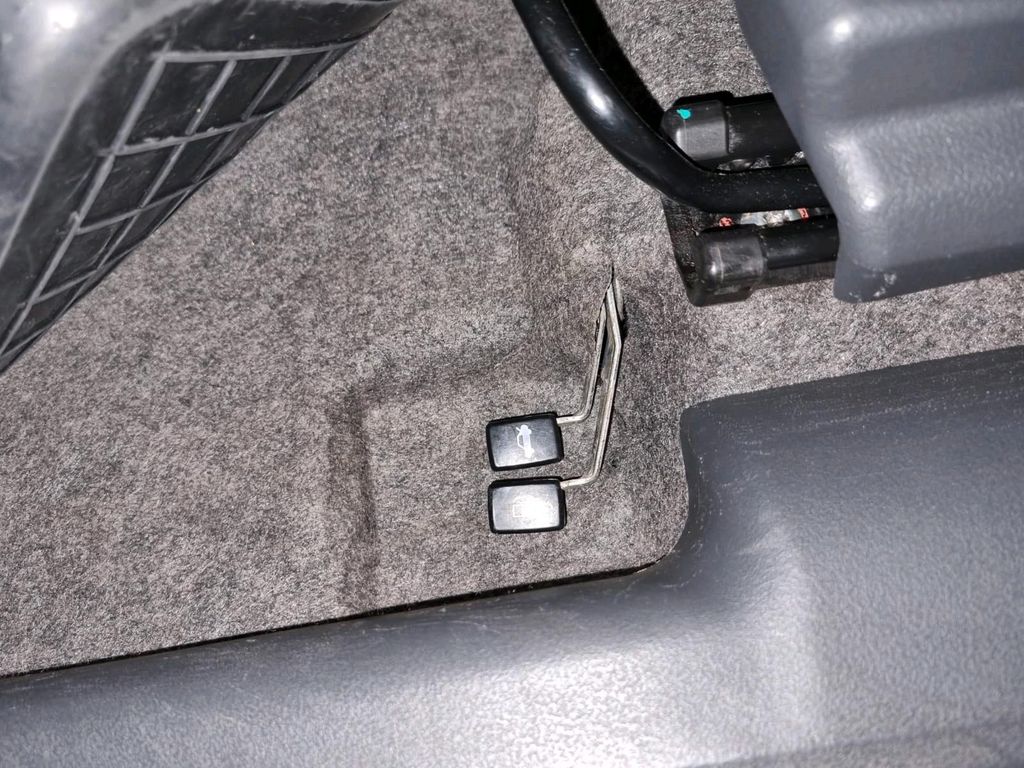 Nissan Pixo