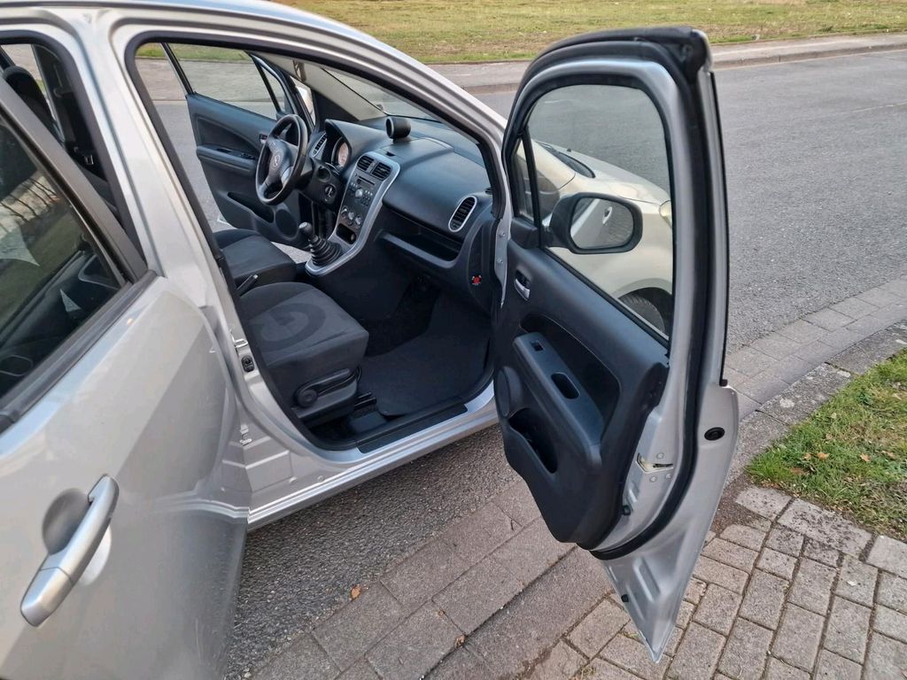 Opel Agila