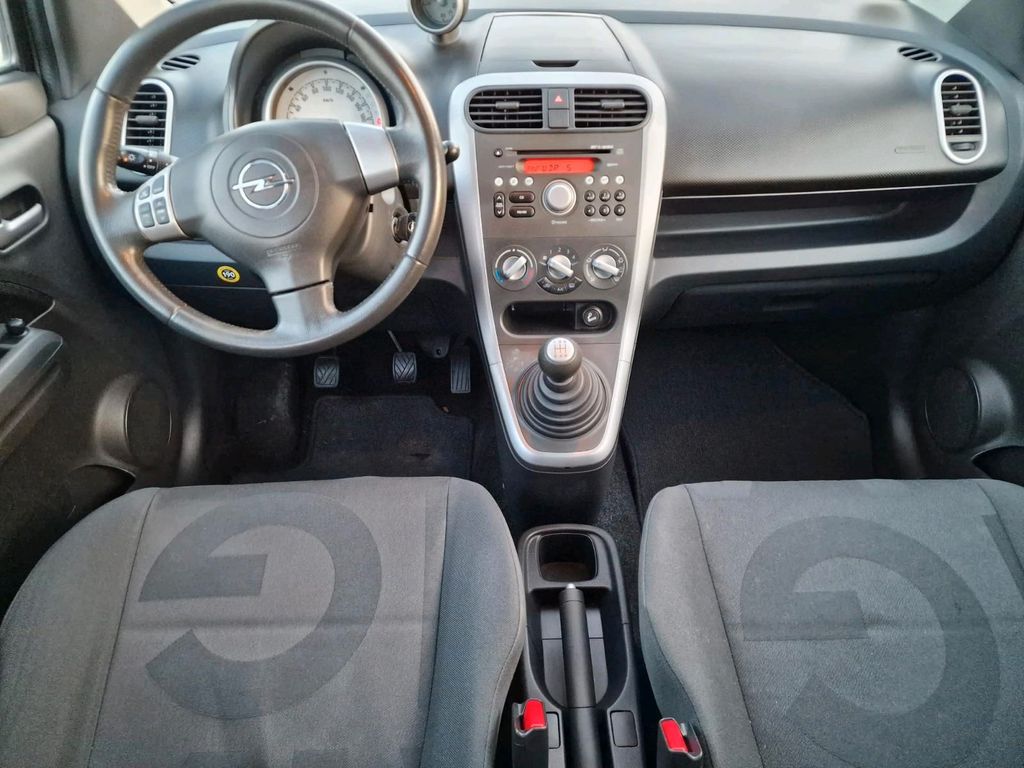 Opel Agila