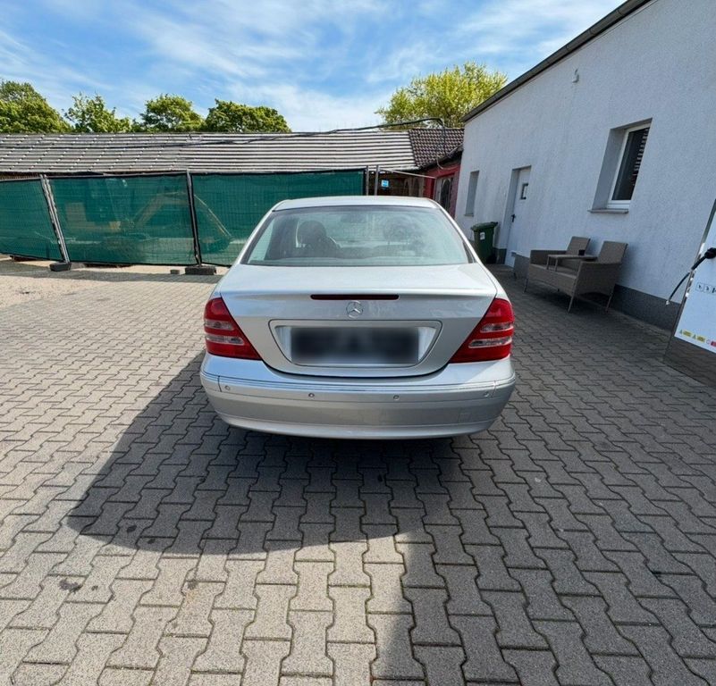 Mercedes-Benz C 200