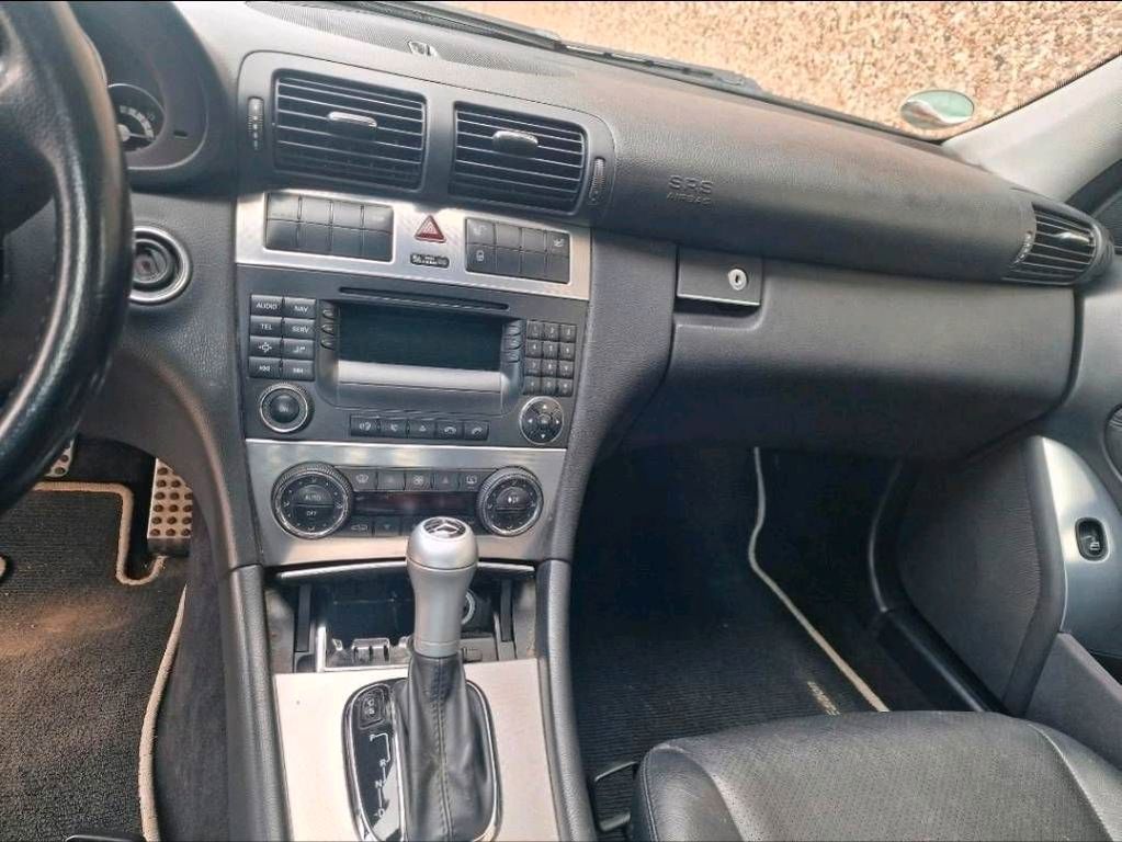Mercedes-Benz C 220